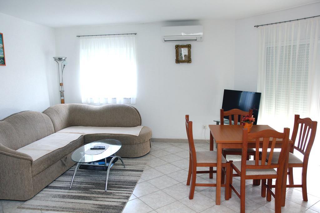 Apartments Kata Биоград-на-Мору Экстерьер фото